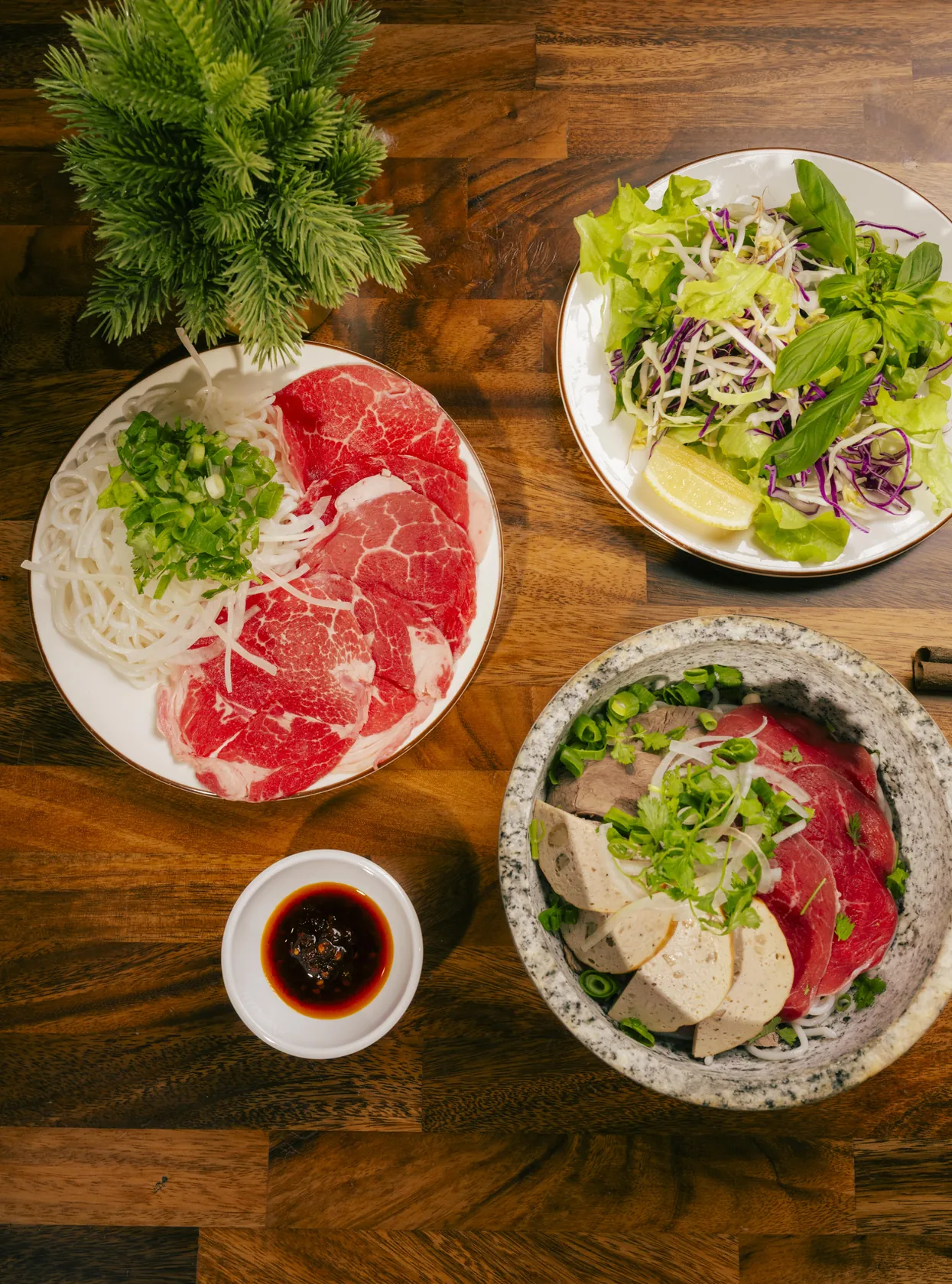 Phở Thố Đá stone bowl with red-coin rare beef near Pulteney Street walk